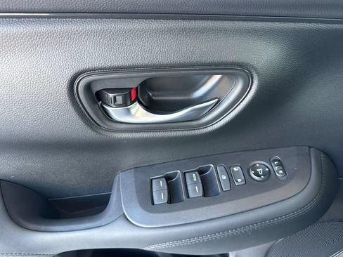 Certified 2026 Honda HR-V LX image 15