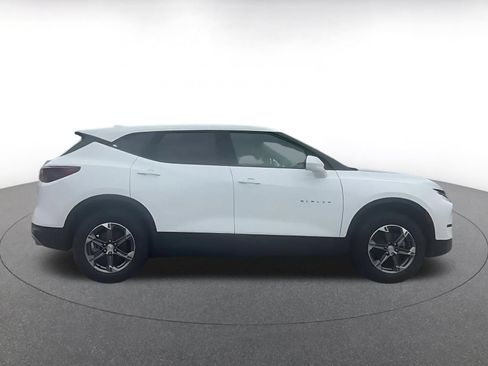 Used 2025 Chevrolet Blazer LT FWD image 15