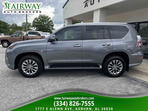 Used 2021 Lexus GX 460 Luxury w/ Accessory Package AWD/4WD image 9