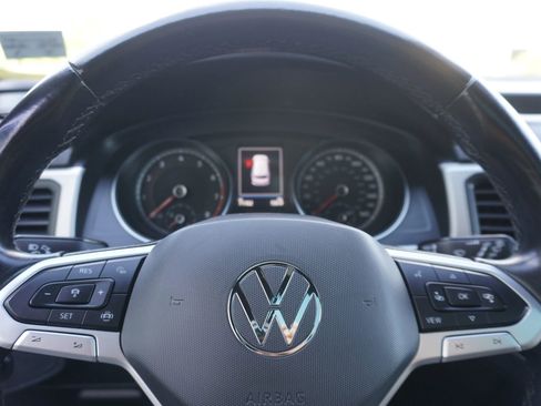 Used 2020 Volkswagen Atlas Cross Sport SE w/ Panoramic Sunroof Package AWD/4WD image 19
