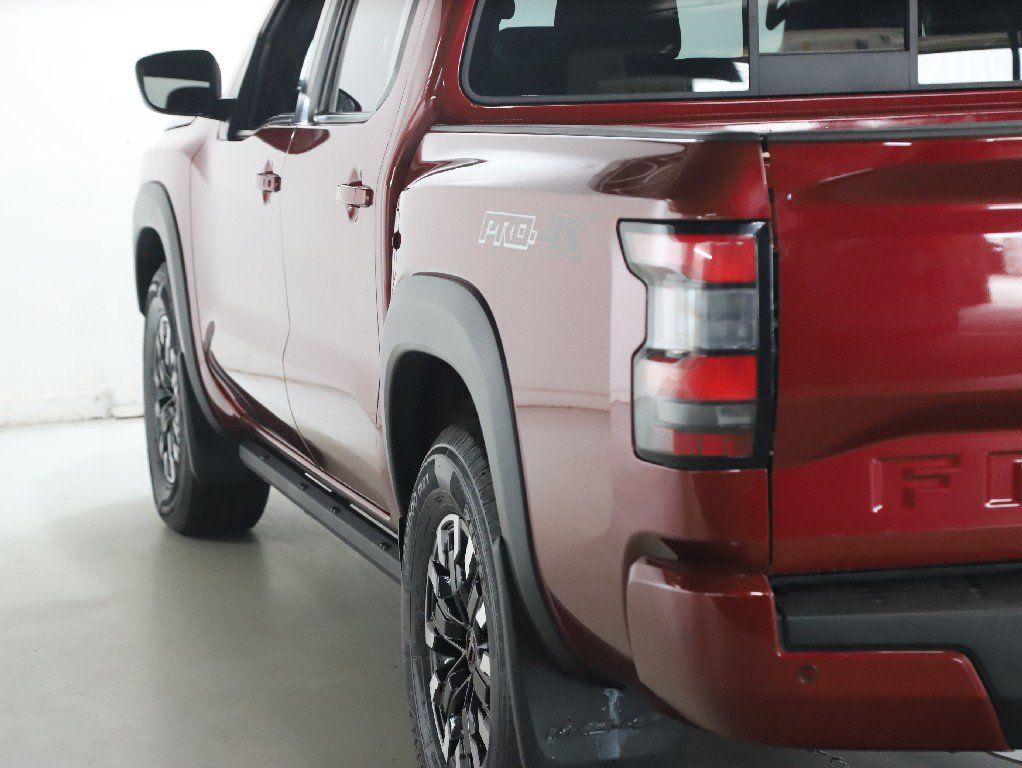 Used 2022 Nissan Frontier PRO-4X w/ Technology Package AWD/4WD image 41