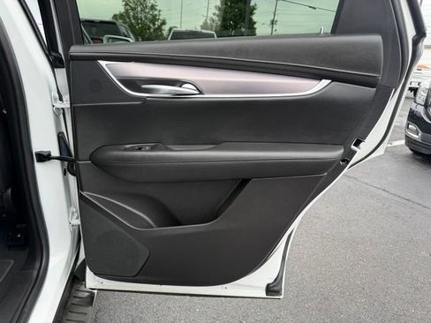 Certified 2018 Cadillac XT5 Luxury w/ Driver Awareness Package AWD/4WD image 11