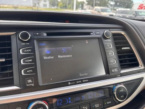 Used 2017 Toyota Highlander Limited w/ Protection Package #3 AWD/4WD image 38