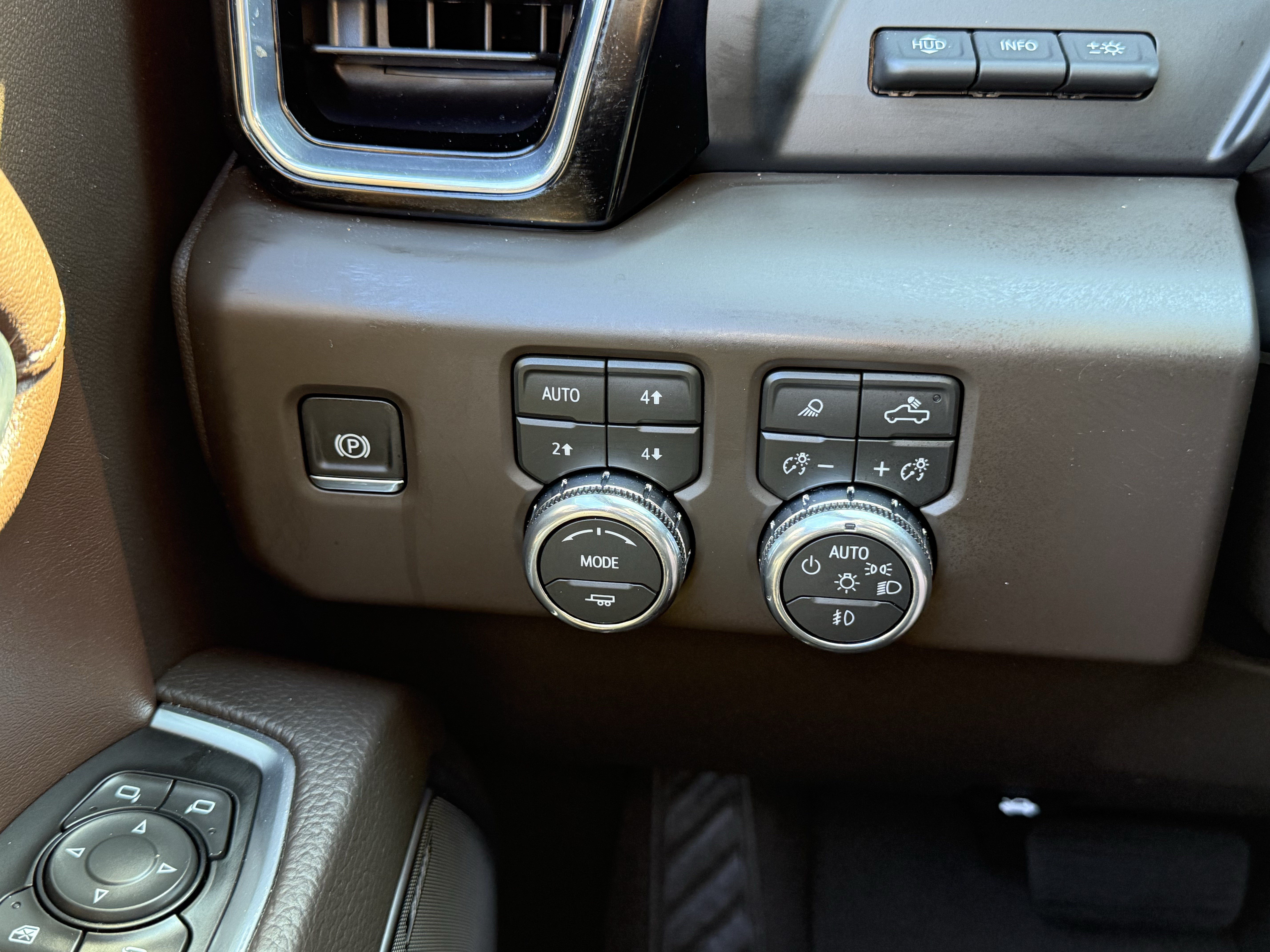 Used 2026 GMC Sierra 1500 Denali w/ Denali Reserve Package AWD/4WD image 32