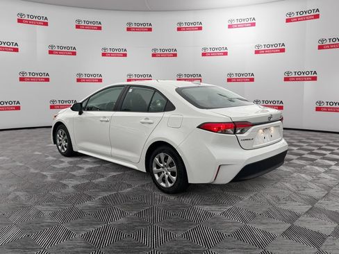 Used 2025 Toyota Corolla LE FWD image 7