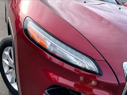 Used 2017 Jeep Cherokee Limited image 28