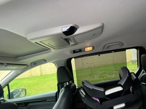 Used 2021 Honda Odyssey Touring image 4