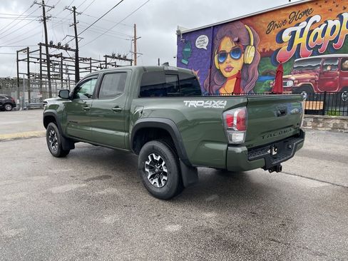 Used 2021 Toyota Tacoma TRD Off-Road w/ Technology Package AWD/4WD image 3