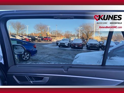 Used 2025 Volkswagen Atlas Cross Sport SE image 37