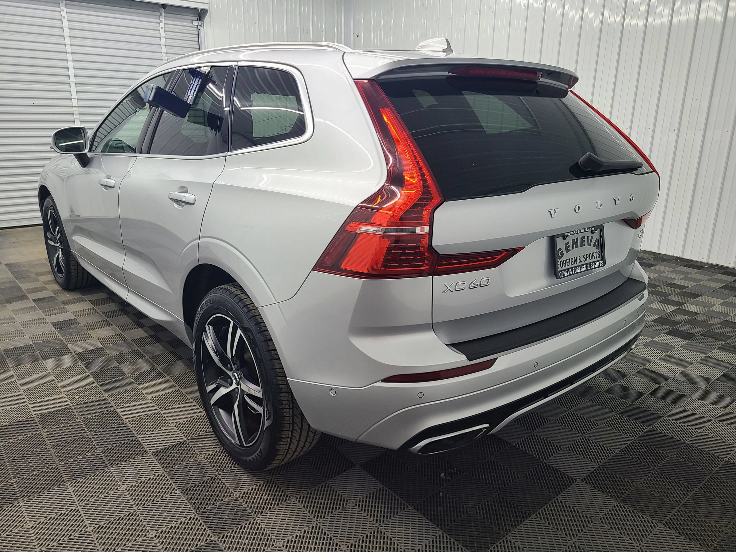 Used 2019 Volvo XC60 T5 R-Design AWD/4WD image 11