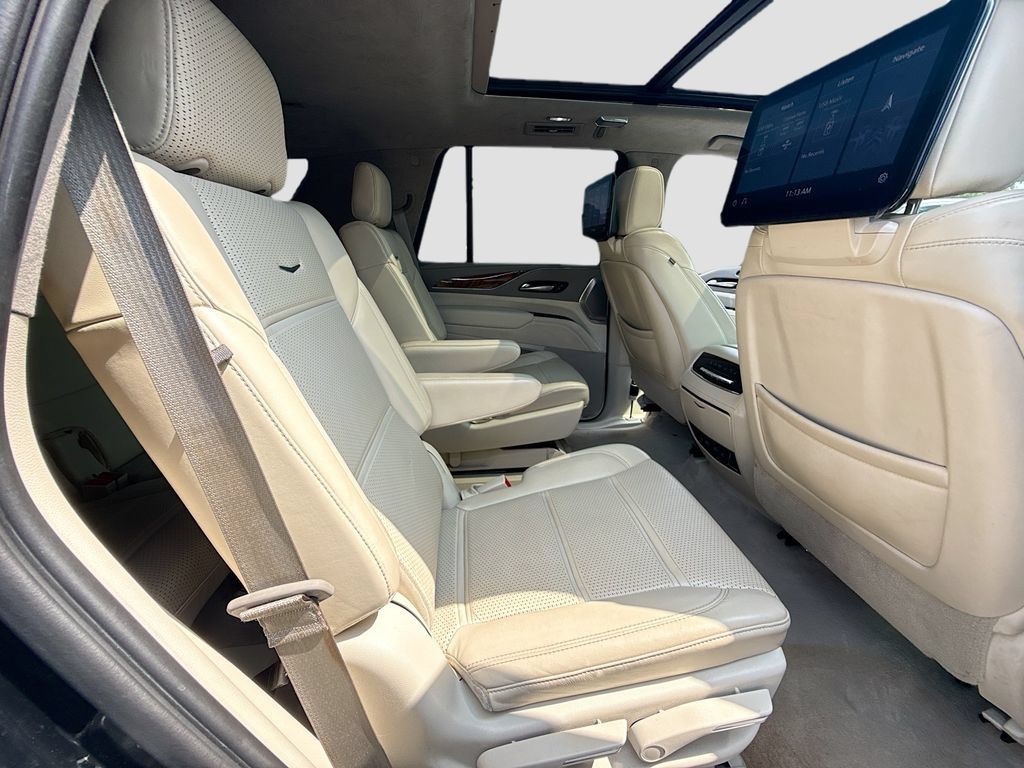 Used 2021 Cadillac Escalade Premium Luxury Platinum AWD/4WD image 30