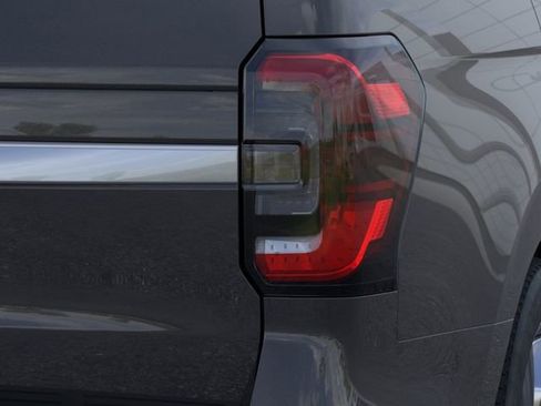 New 2024 Ford Expedition Platinum image 21