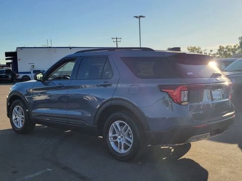 New 2026 Ford Explorer Active w/ Active Comfort Package image 2