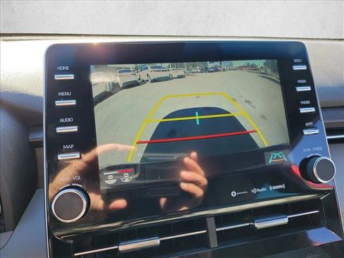 Used 2020 Toyota Avalon XLE image 22