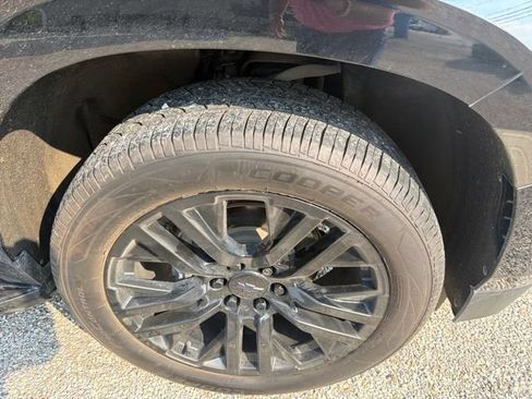 Used 2023 Chevrolet Tahoe RST AWD/4WD image 32