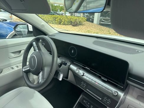 Used 2025 Hyundai Kona SEL FWD image 7