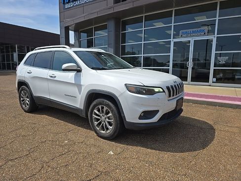Used 2019 Jeep Cherokee Latitude Plus w/ Cold Weather Group image 1