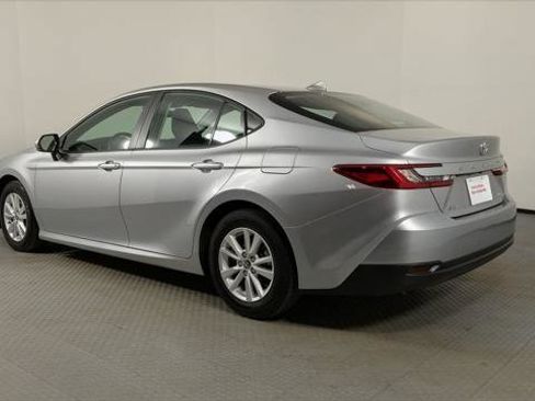Used 2025 Toyota Camry LE FWD image 4
