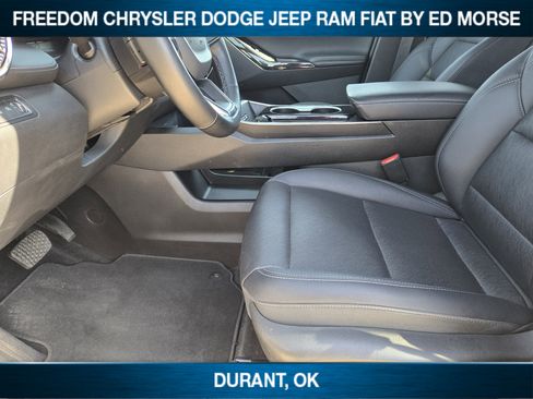 Used 2025 Chevrolet Equinox LT w/ Convenience Package II image 8