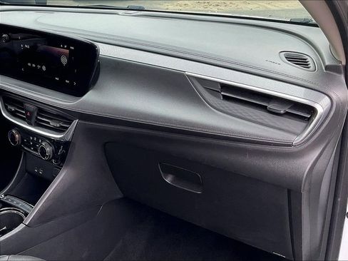 Used 2024 Buick Encore GX Sport Touring image 13