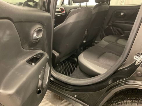 Used 2019 Jeep Renegade Trailhawk w/ Cold Weather Group II image 25