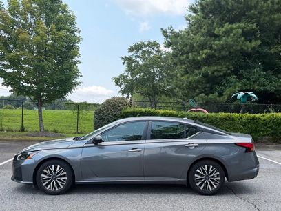 Used 2024 Nissan Altima 2.5 SV