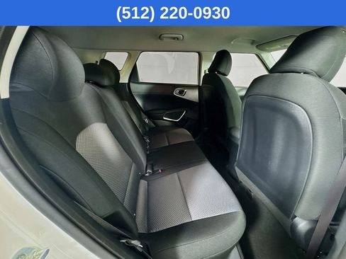 Used 2022 Kia Soul LX image 31