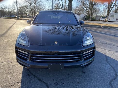 Used 2021 Porsche Cayenne S image 2