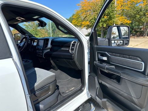 Used 2024 RAM 3500 Big Horn image 28