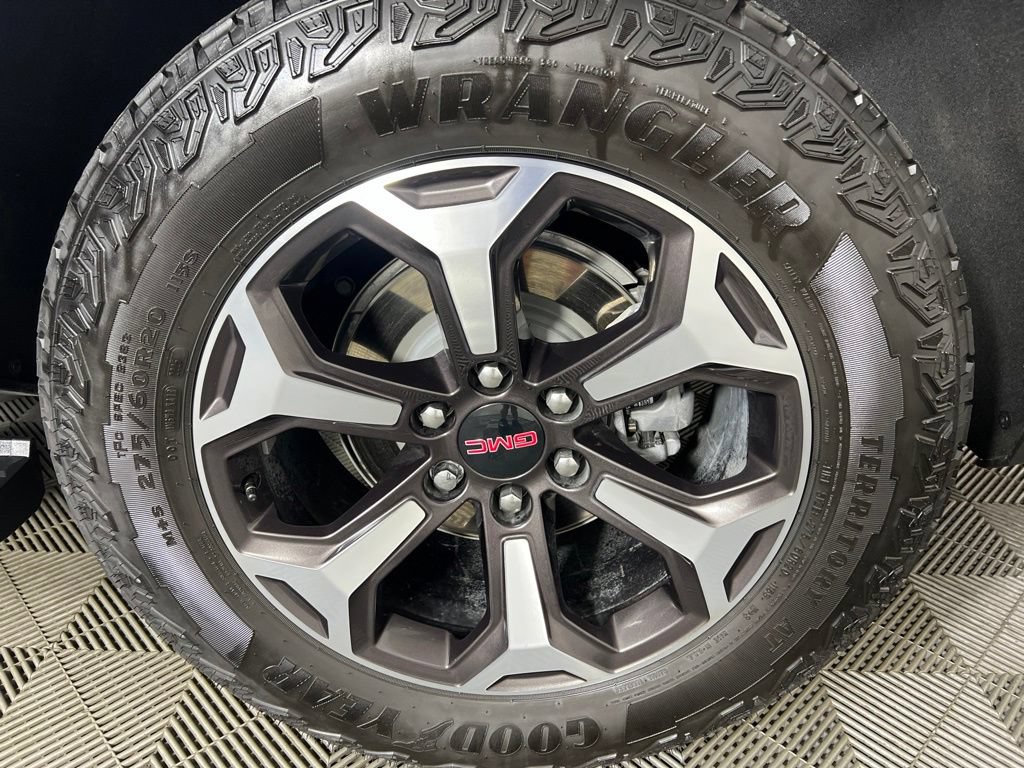 Used 2025 GMC Yukon XL AT4 Ultimate w/ LPO, Floor Liner Package AWD/4WD image 33