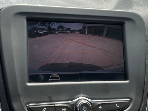 Used 2024 Chevrolet Equinox LS w/ Driver Confidence II Package FWD image 18