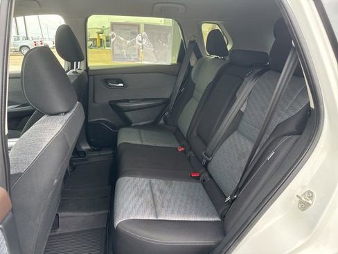 Used 2023 Nissan Rogue SV image 13