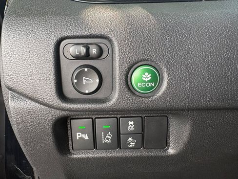 Used 2017 Honda Pilot Touring image 21