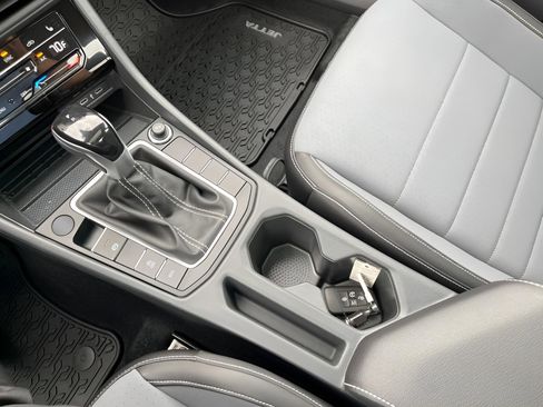 New 2025 Volkswagen Jetta SE image 19