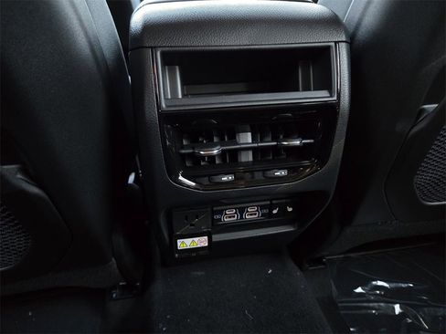 New 2025 Jeep Grand Cherokee Limited image 14