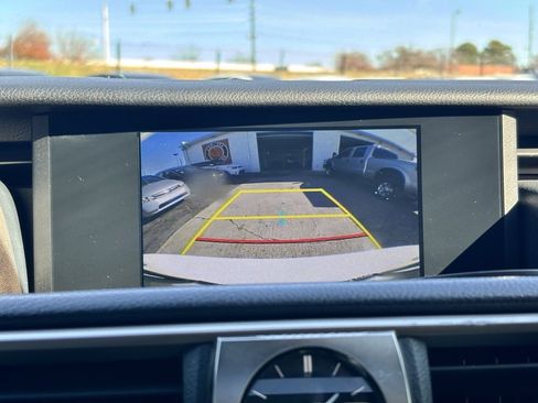 Used 2017 Lexus IS 200t image 28