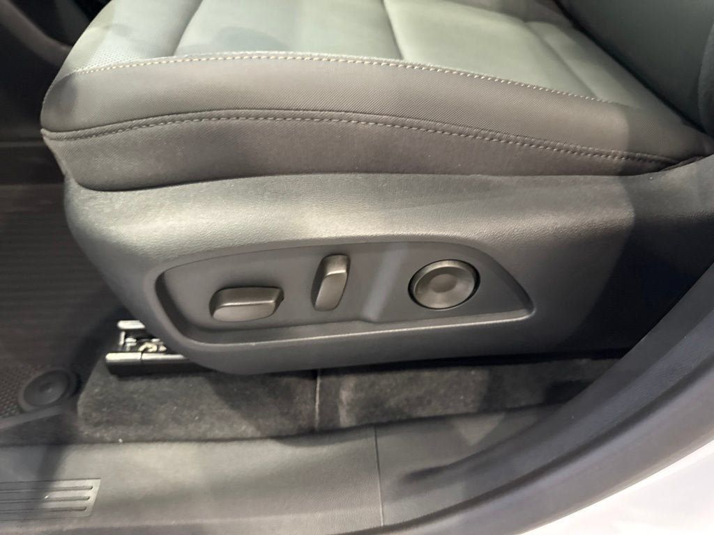 New 2027 GMC Terrain AT4 w/ Convenience Package III AWD/4WD image 27