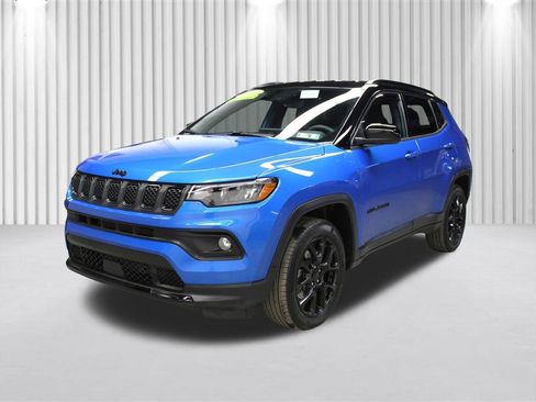 Used 2023 Jeep Compass Altitude w/ Convenience Group image 8