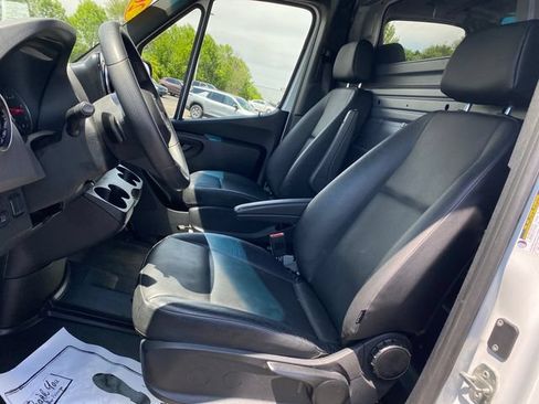 Used 2025 Mercedes-Benz Sprinter 2500 image 10