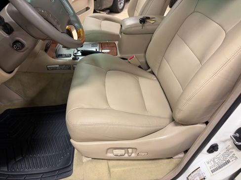 Used 2006 Lexus LX 470 4WD w/ Preferred Accessory Pkg image 20