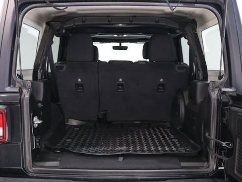 Used 2022 Jeep Wrangler Unlimited Sport image 32