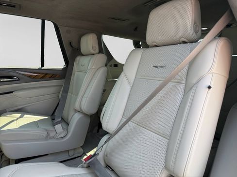 Used 2021 Cadillac Escalade Sport Platinum w/ LPO, ONYX Package AWD/4WD image 39