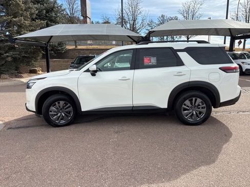 Certified 2024 Nissan Pathfinder SV image 5