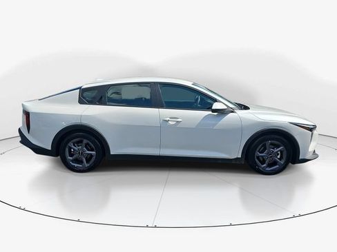 Used 2025 Kia K4 FWD image 2
