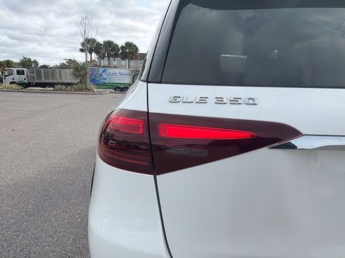 Used 2024 Mercedes-Benz GLE 350 4MATIC image 11