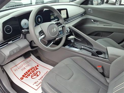 Used 2024 Hyundai Elantra SEL image 13