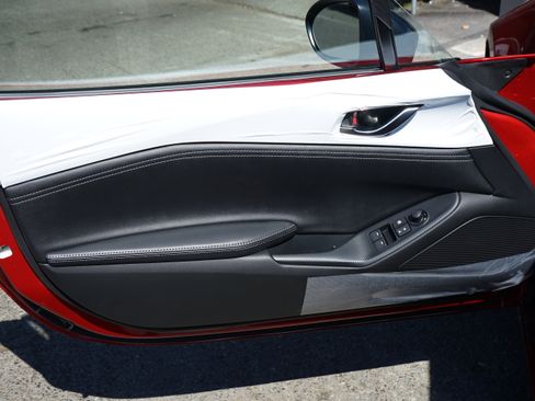 New 2026 MAZDA MX-5 Miata Club w/ Interior Package RWD image 14