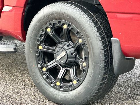 Used 2018 Nissan Titan SV AWD/4WD image 11