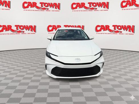 Used 2025 Toyota Camry LE FWD image 3