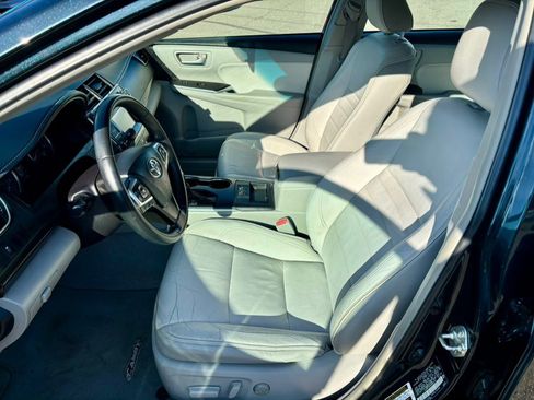 Used 2015 Toyota Camry XLE image 11